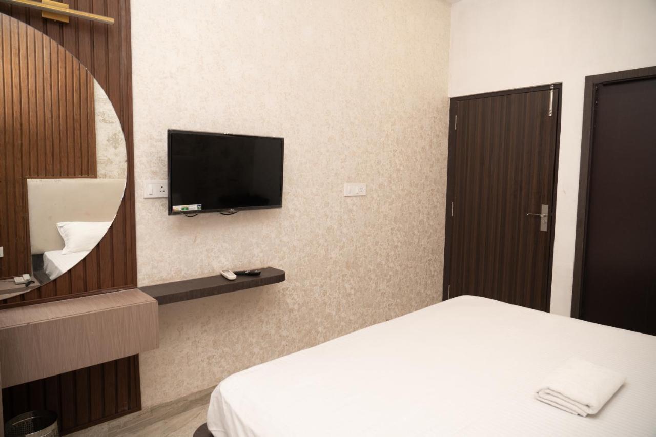 Hotel Holy Land Varanasi Exterior foto