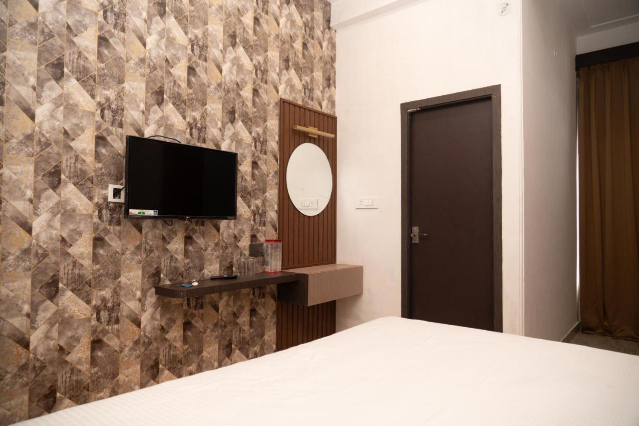 Hotel Holy Land Varanasi Exterior foto