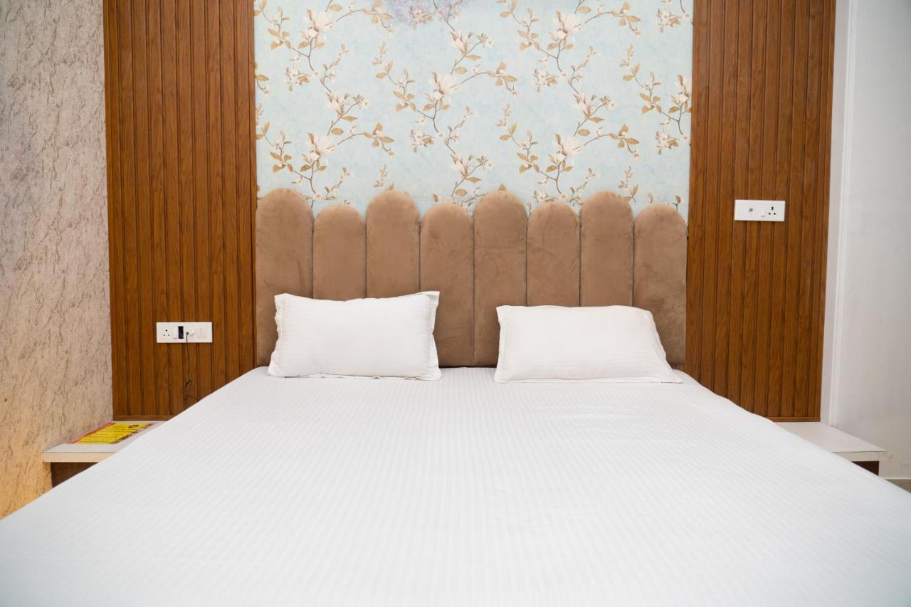 Hotel Holy Land Varanasi Exterior foto